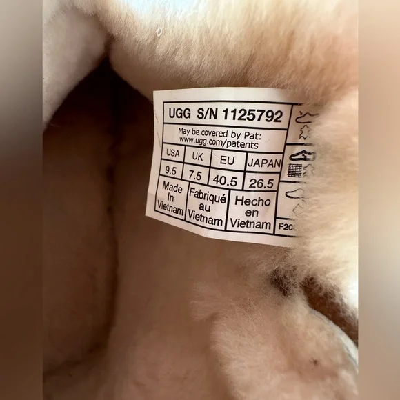 UGG Cory II Booties {women’s 9.5} - Picture 6 of 6